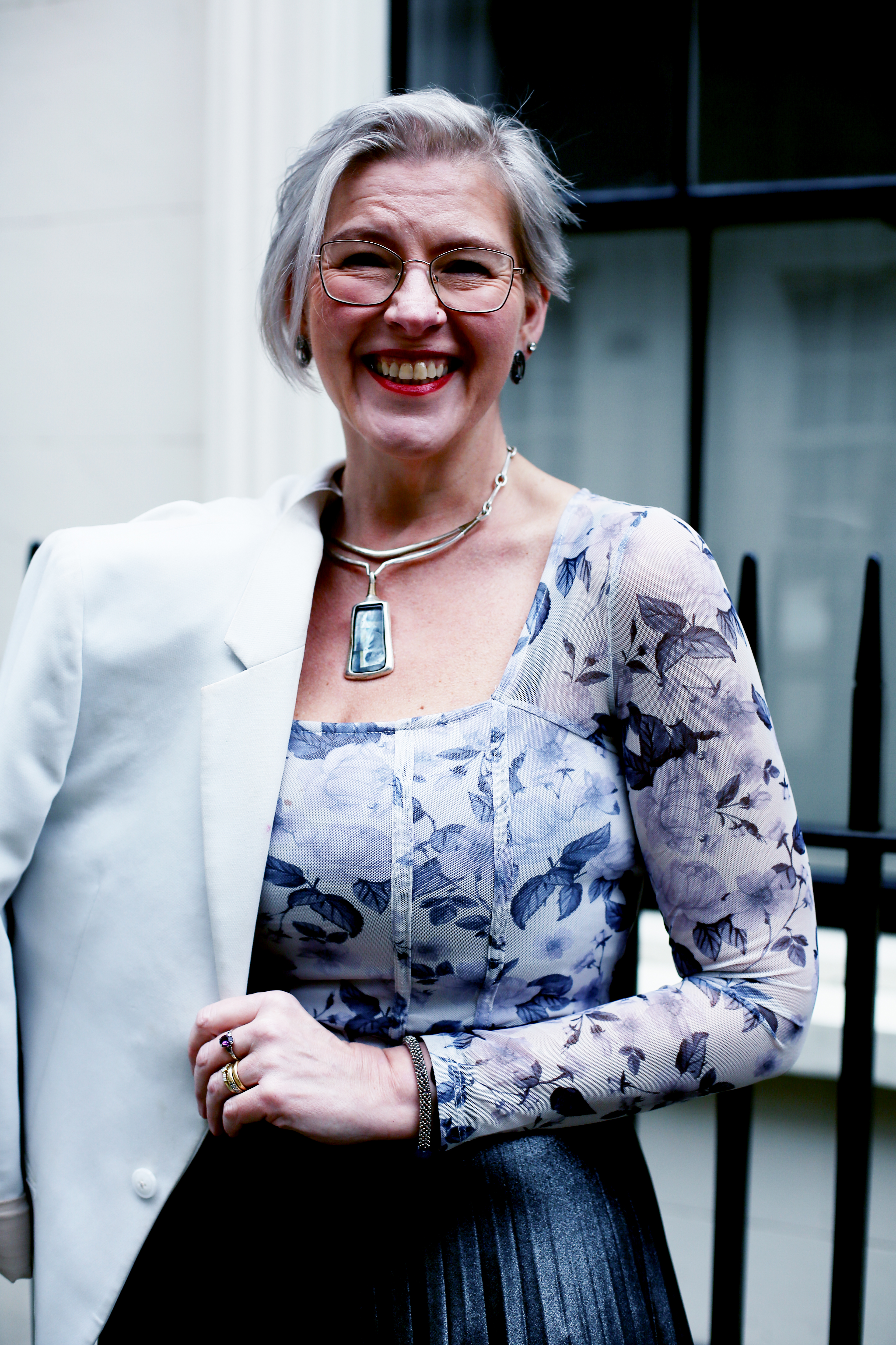 Feature image - Ellen outside